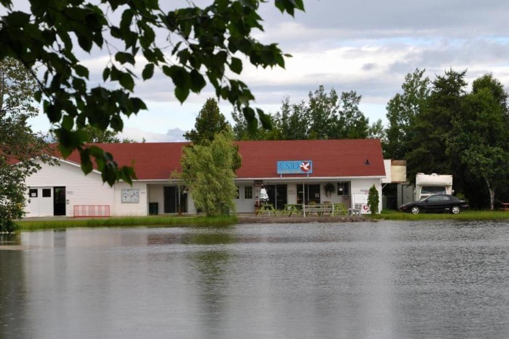 Camping & Chalets De La Demi-Lieue Saint-Jean-Port-Joli Ngoại thất bức ảnh